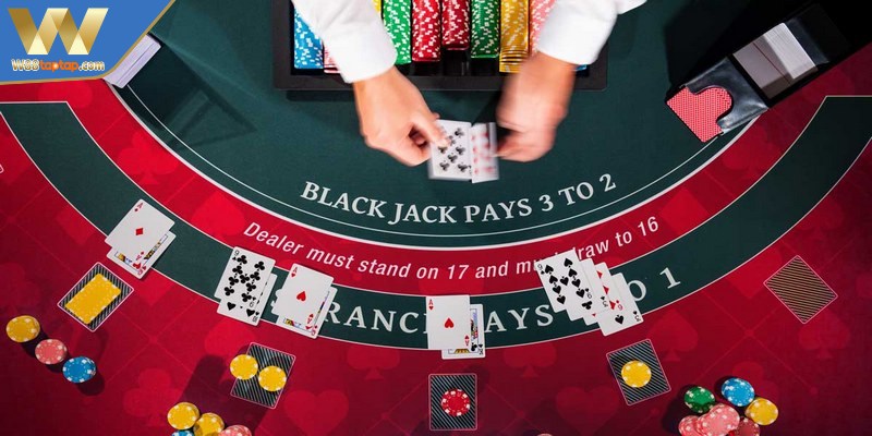 Bí Quyết Chơi Blackjack - Chiến Thuật Nâng Tầm Kỹ Năng 4 Blackjack là trò chơi bài mục tiêu là đạt tổng điểm các lá bài bằng hoặc gần 21